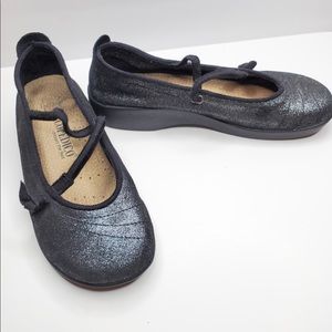 Acropedico Vitoria Slip-On Flats